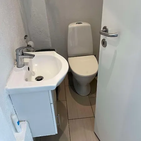 Mini 8 - Close To Lego House And Legoland Hostel *